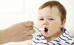 نشانه های حساسیت غذایی در کودک 9 ماهه